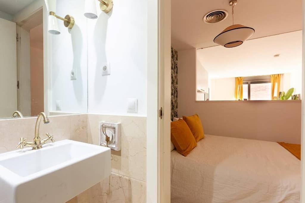 Heima Gran Via A Apartment Мадрид Екстериор снимка