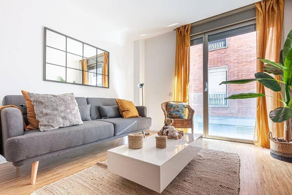 Heima Gran Via A Apartment Мадрид Екстериор снимка