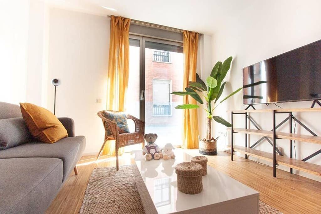 Heima Gran Via A Apartment Мадрид Екстериор снимка