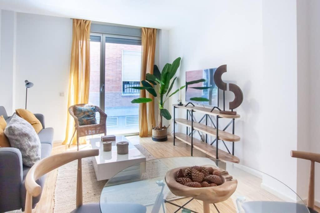 Heima Gran Via A Apartment Мадрид Екстериор снимка